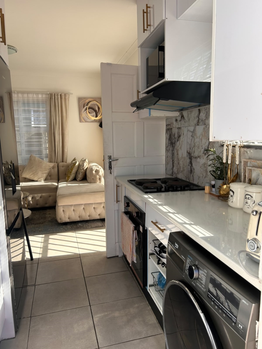 To Let 2 Bedroom Property for Rent in The Connifers Western Cape